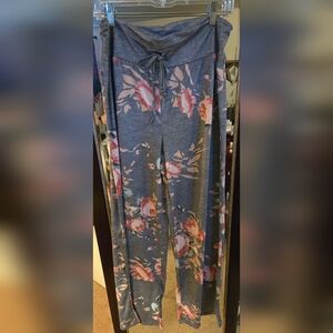 Womens Floral Lounge Pants XL.   NWOT.